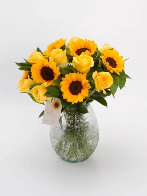 Arranjo de Girassol e Rosas Amarelas