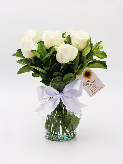 Arranjo de Rosas Brancas. A partir de 6 Rosas