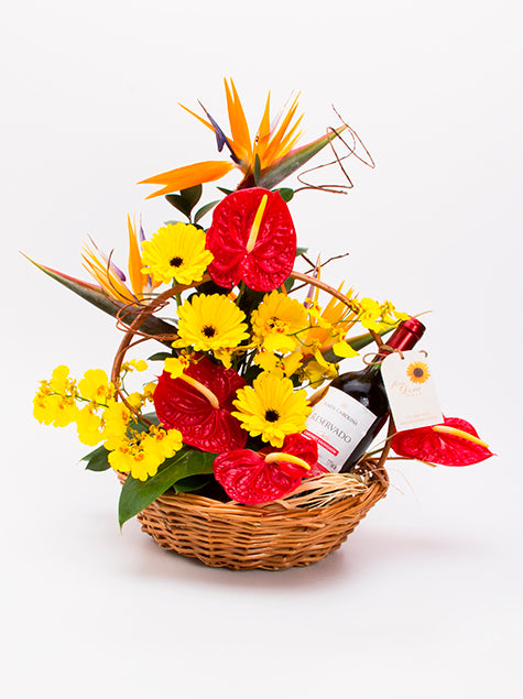 Cesta de Flores com Vinho