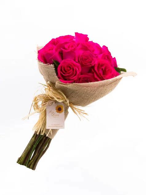 Rosas Pink Colombianas na Ráfia