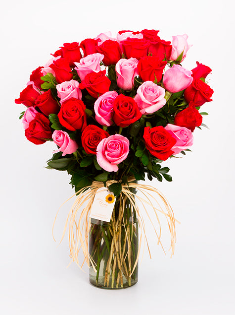 Arranjo com 36 Rosas Vermelhas e Rosas Cor de Rosa